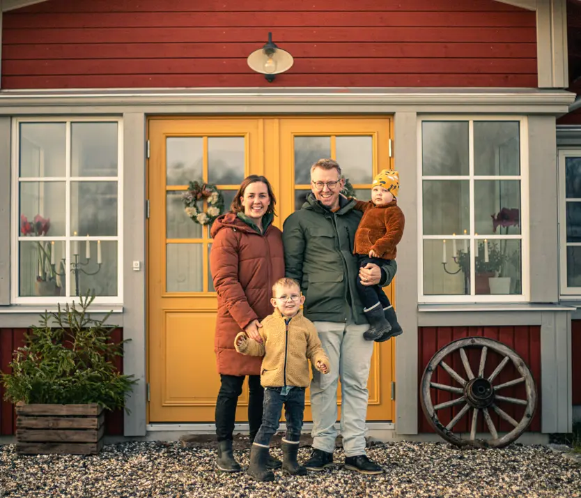Familjen Ämterlind byggde sitt drömhus på landet Familjen Ämterlind byggde sitt drömhus på landet